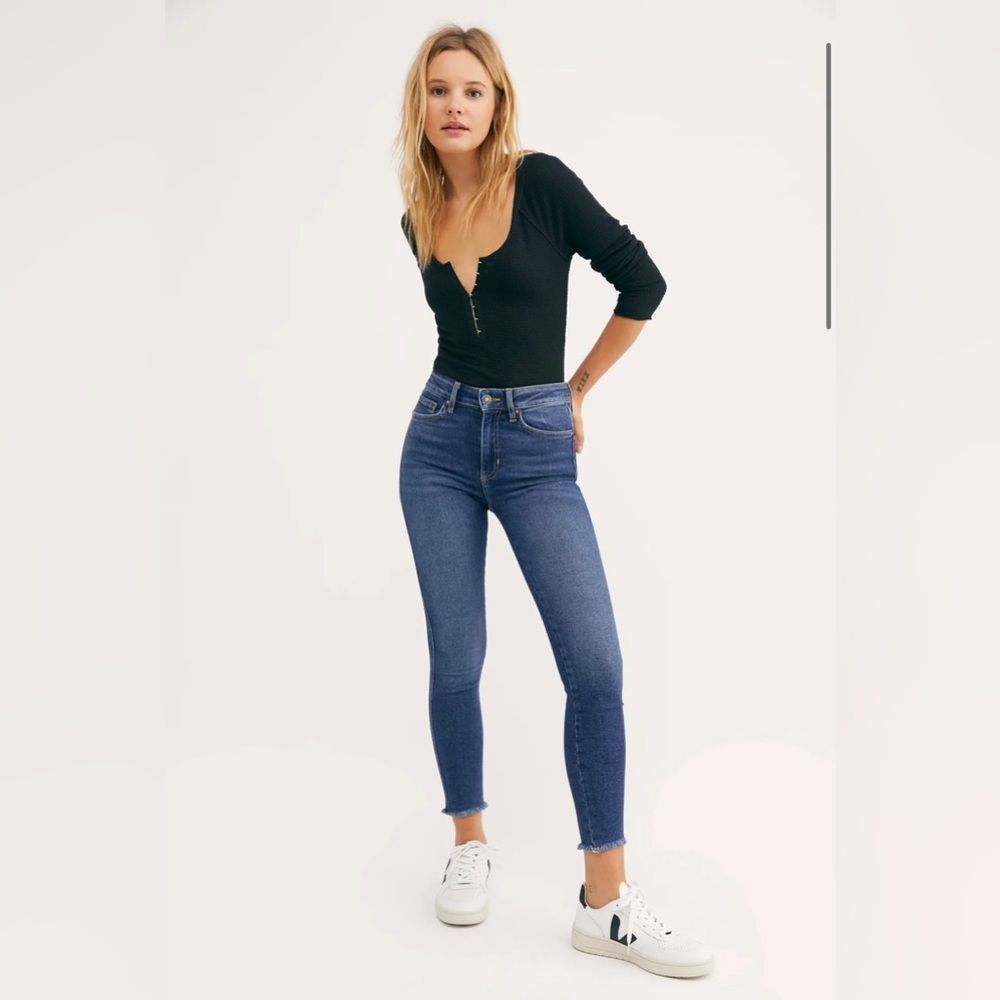 Free People Raw High Rise Jegging Capri Blue size 24